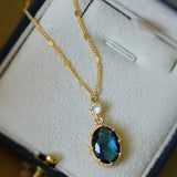 Collar de Zafiro Ovalado en Oro